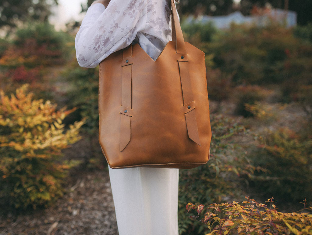 The Linear Tote Bag - Honey Brown