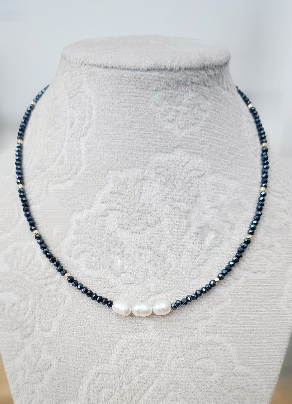 Three Pearls Glimmer Necklace